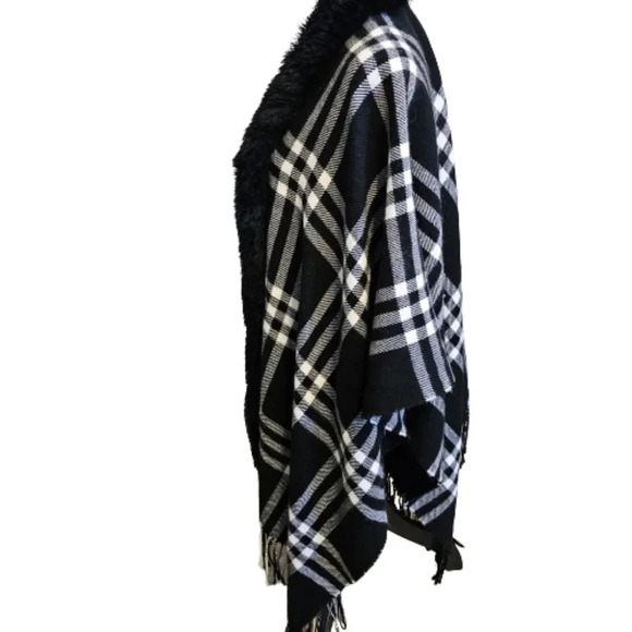 SIMONETTA Black White Plaid CAPE WRAP RUANA with BLACK FAUX FUR TRIM OS - Picture 3 of 9